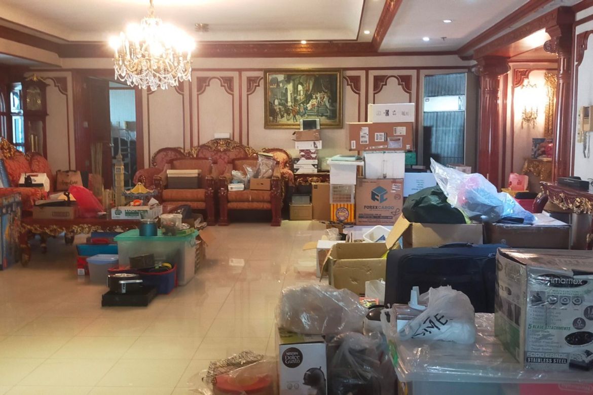 4 Bedroom Condo for Sale in Don Galo, Parañaque, Metro Manila
