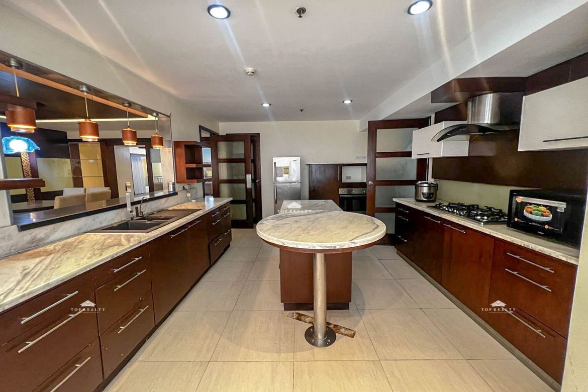 4 Bedroom Condo for Sale in Don Galo, Parañaque, Metro Manila – photo 2