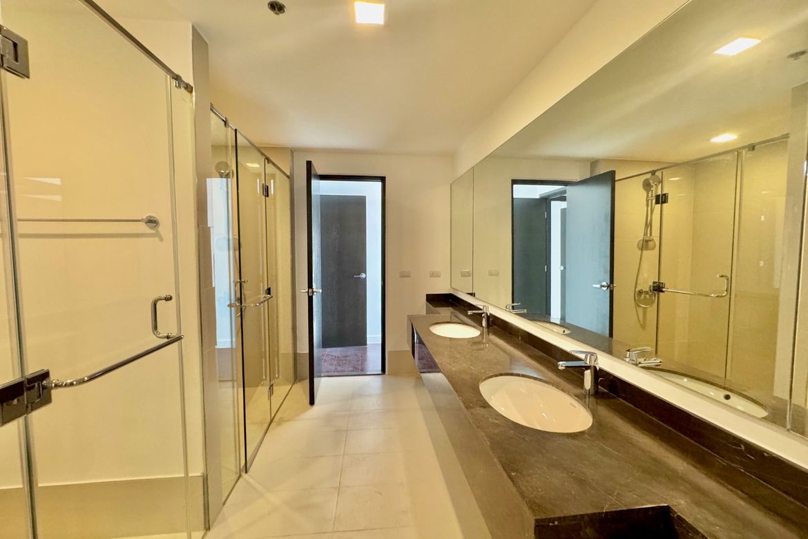 4 Bedroom Condo for Sale in East Gallery Place, BGC, Taguig – photo 5