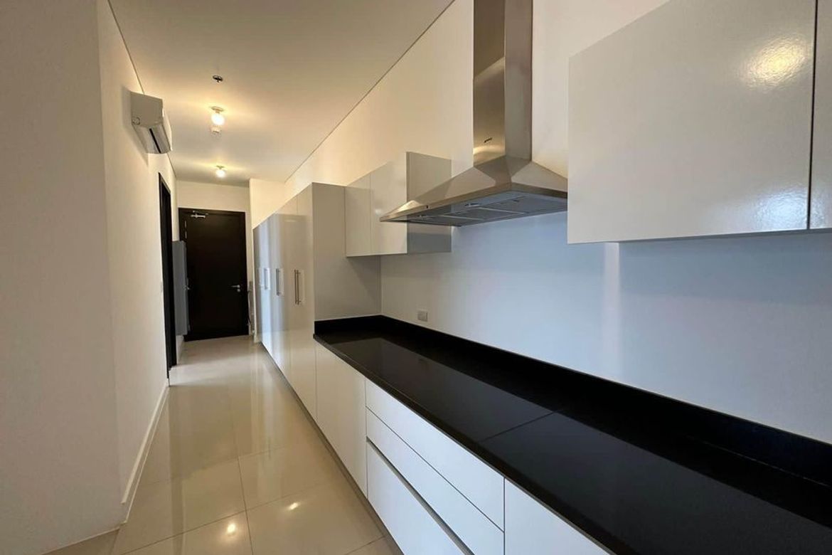 4 Bedroom Condo for Sale in Garden Towers, San Lorenzo, Makati, Metro Manila near MRT-3 Ayala – photo 3