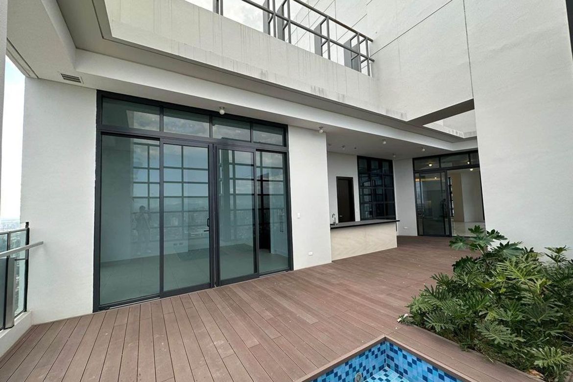 4 Bedroom Condo for Sale in Garden Towers, San Lorenzo, Makati, Metro Manila near MRT-3 Ayala – photo 8