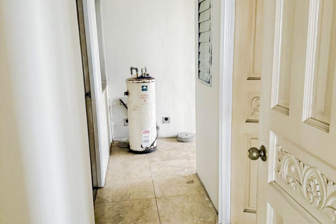 4 Bedroom Condo for Sale in Greenhills, San Juan, Metro Manila near MRT-3 Santolan – photo 6