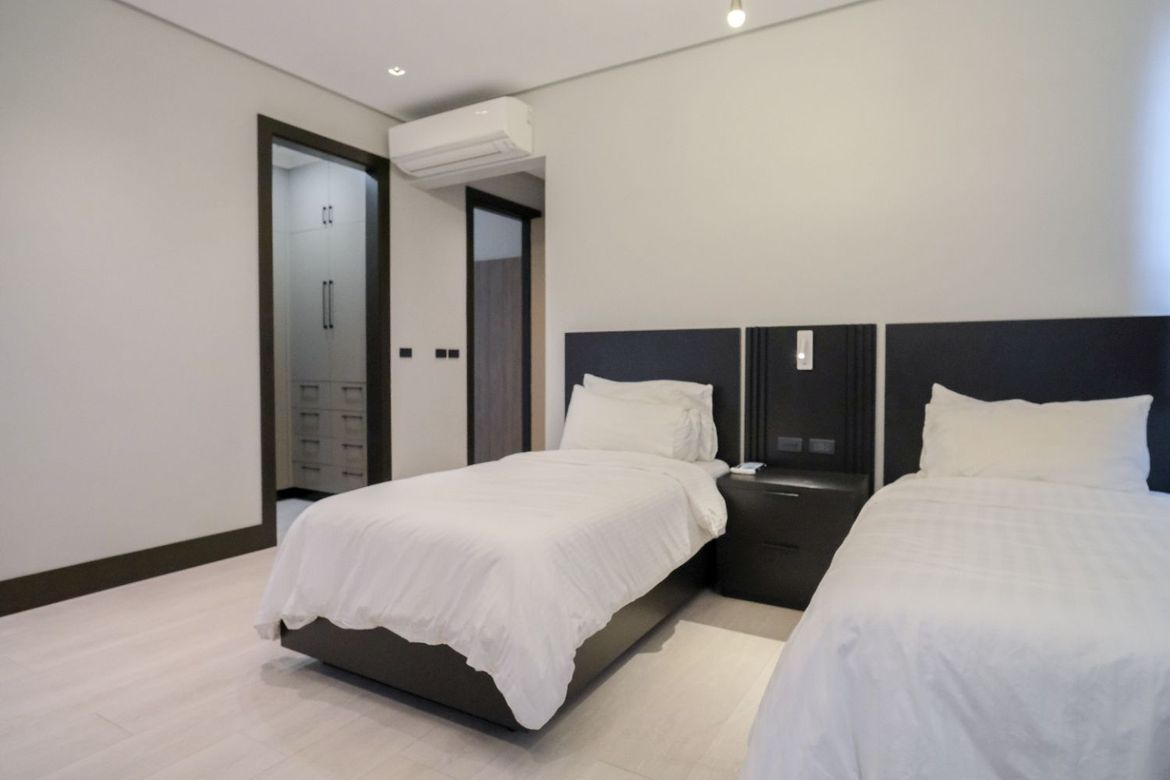 4 Bedroom Condo for Sale in Greenhills, San Juan, Metro Manila near MRT-3 Santolan – photo 7