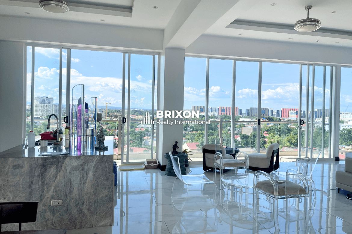 4 Bedroom Condo for Sale in Malabanias, Angeles, Pampanga