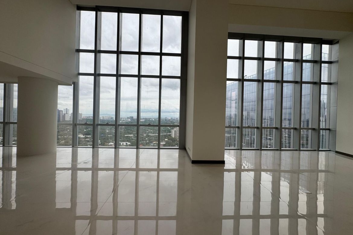 4 Bedroom Condo for Sale in Park Central Towers, Urdaneta, Makati, Metro Manila near MRT-3 Ayala