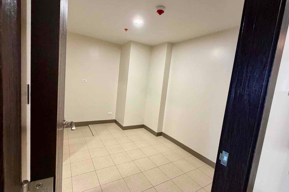 4 Bedroom Condo for Sale in Park McKinley West, BGC, Taguig – photo 5