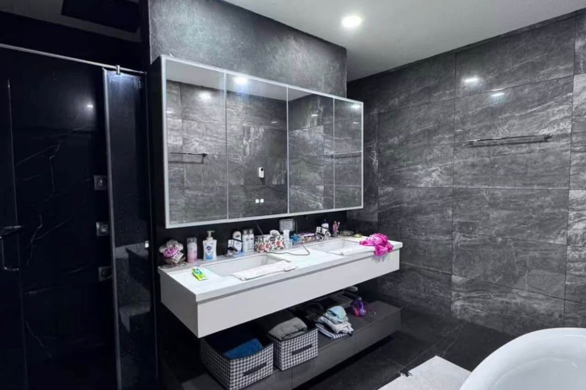 4 Bedroom Condo for Sale in Park Terraces, San Lorenzo, Makati, Metro Manila near MRT-3 Ayala – photo 8