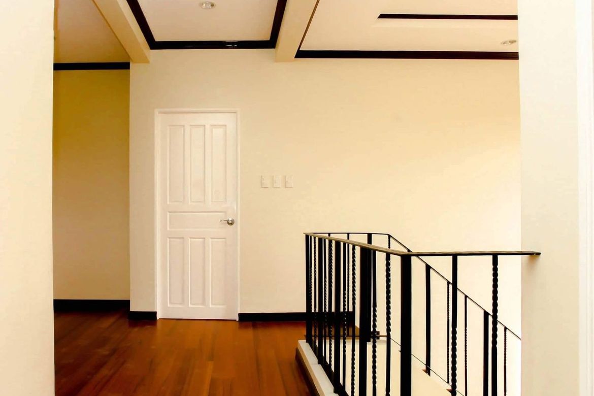 4 Bedroom Condo for Sale in Ponticelli Hills, Molino III, Bacoor, Cavite – photo 6