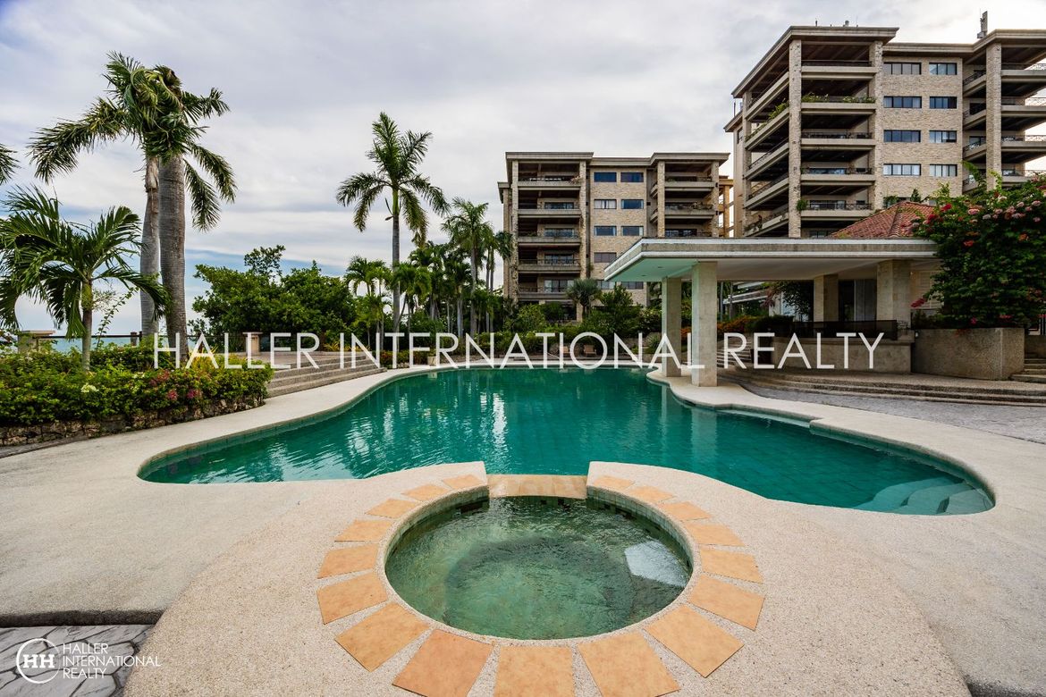 4 Bedroom Condo for Sale in Punta Engaño, Lapu-Lapu, Cebu