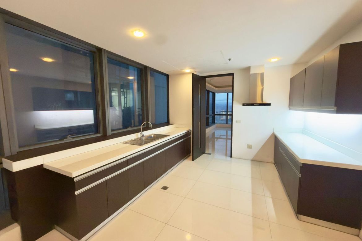 4 Bedroom Condo for Sale in San Antonio, Pasig, Metro Manila near MRT-3 Ortigas – photo 2