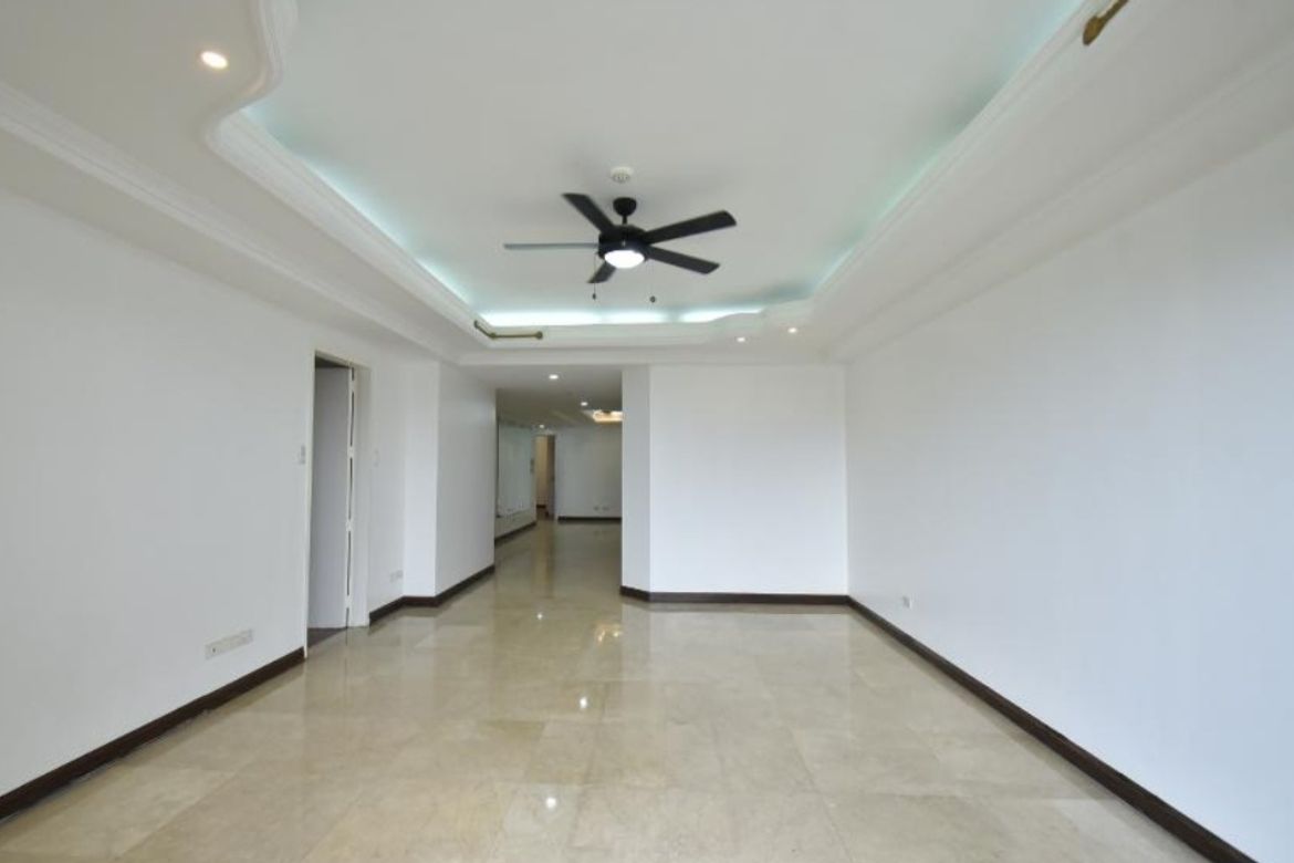 4 Bedroom Condo for Sale in Tambo, Parañaque, Metro Manila
