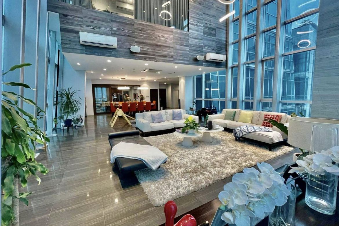 4 Bedroom Condo for Sale in The St. Francis Shangri-La Place, Wack-Wack Greenhills, Mandaluyong, Metro Manila near MRT-3 Shaw Boulevard