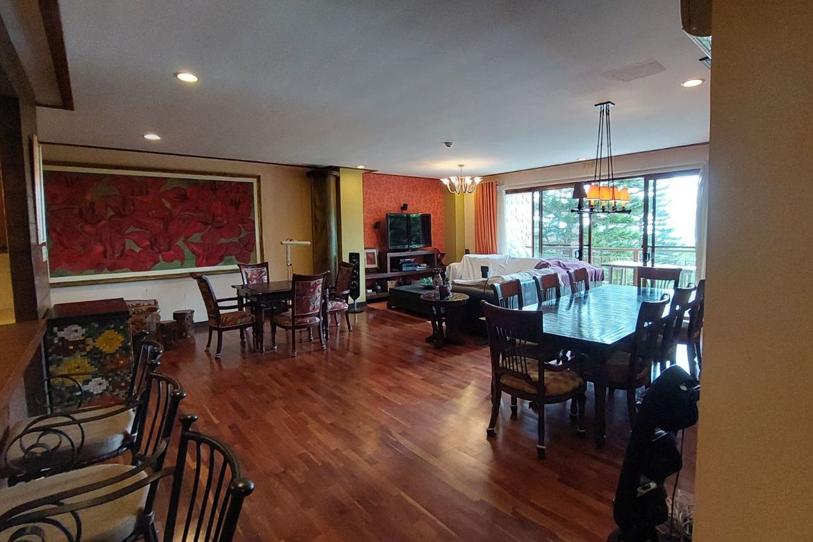 4 Bedroom Condo for Sale in The Woodridge at Tagaytay Highlands, Calabuso, Tagaytay, Cavite