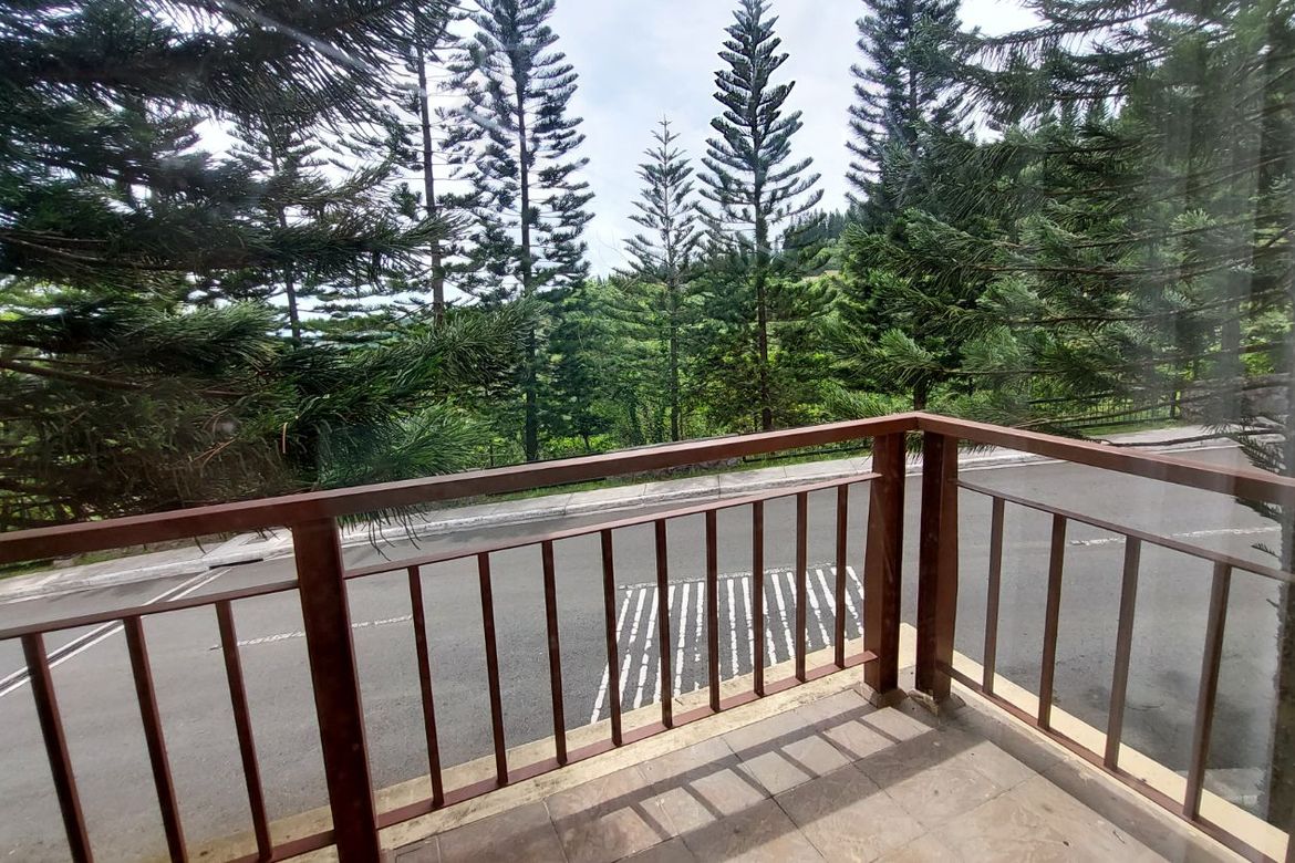 4 Bedroom Condo for Sale in The Woodridge at Tagaytay Highlands, Calabuso, Tagaytay, Cavite – photo 3