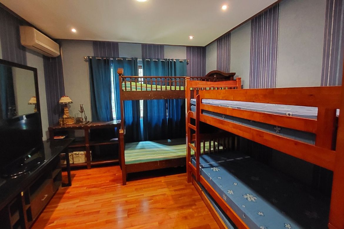4 Bedroom Condo for Sale in The Woodridge at Tagaytay Highlands, Calabuso, Tagaytay, Cavite – photo 5