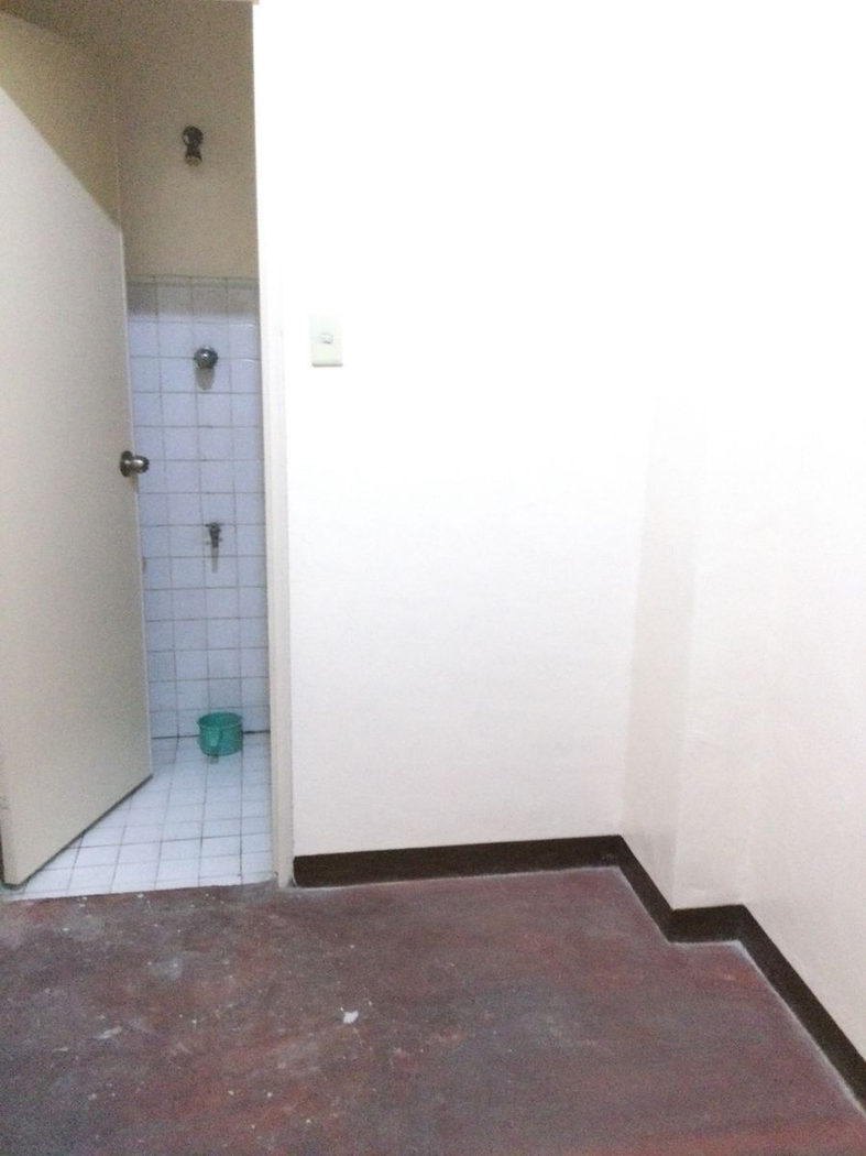 4-Bedroom Condo Unit for Sale in San Nicolas, Manila – photo 2