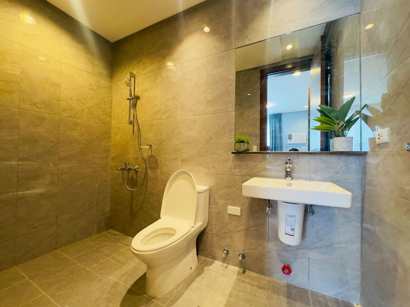 4-Bedroom E-Home Townhouse with Pool for Sale near Quezon Avenue, Santa Cruz, Quezon City – photo 34