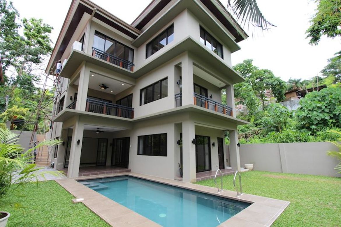 4 Bedroom House for Rent in Banilad, Cebu City, Cebu