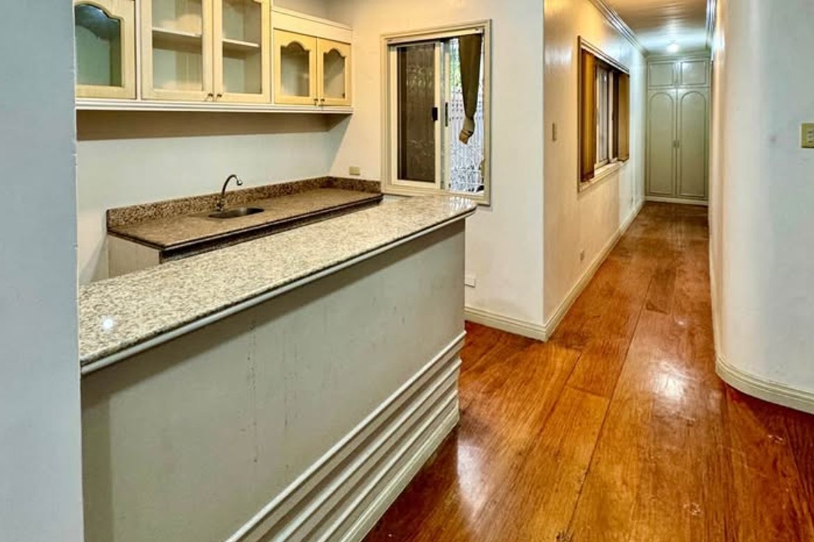 4 Bedroom House for Rent in Barangay 33, Pasay, Metro Manila photo 3