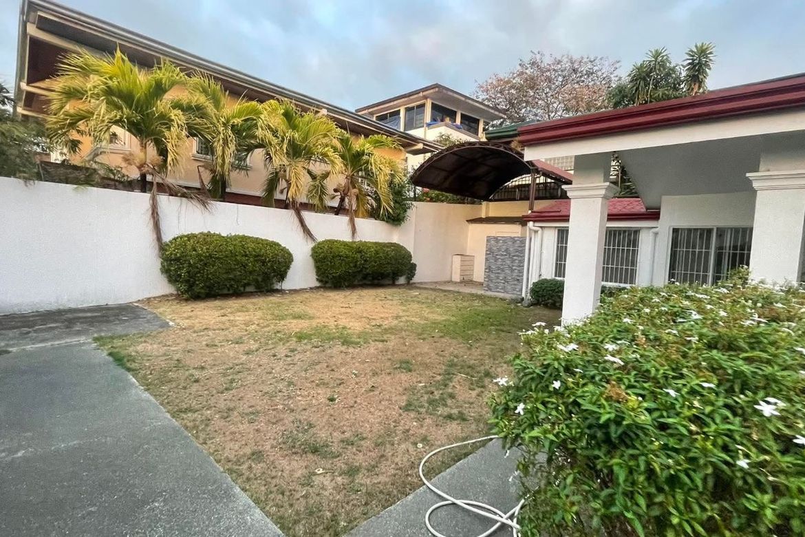 4 Bedroom House for Rent in BF Homes, Parañaque, Metro Manila photo 3