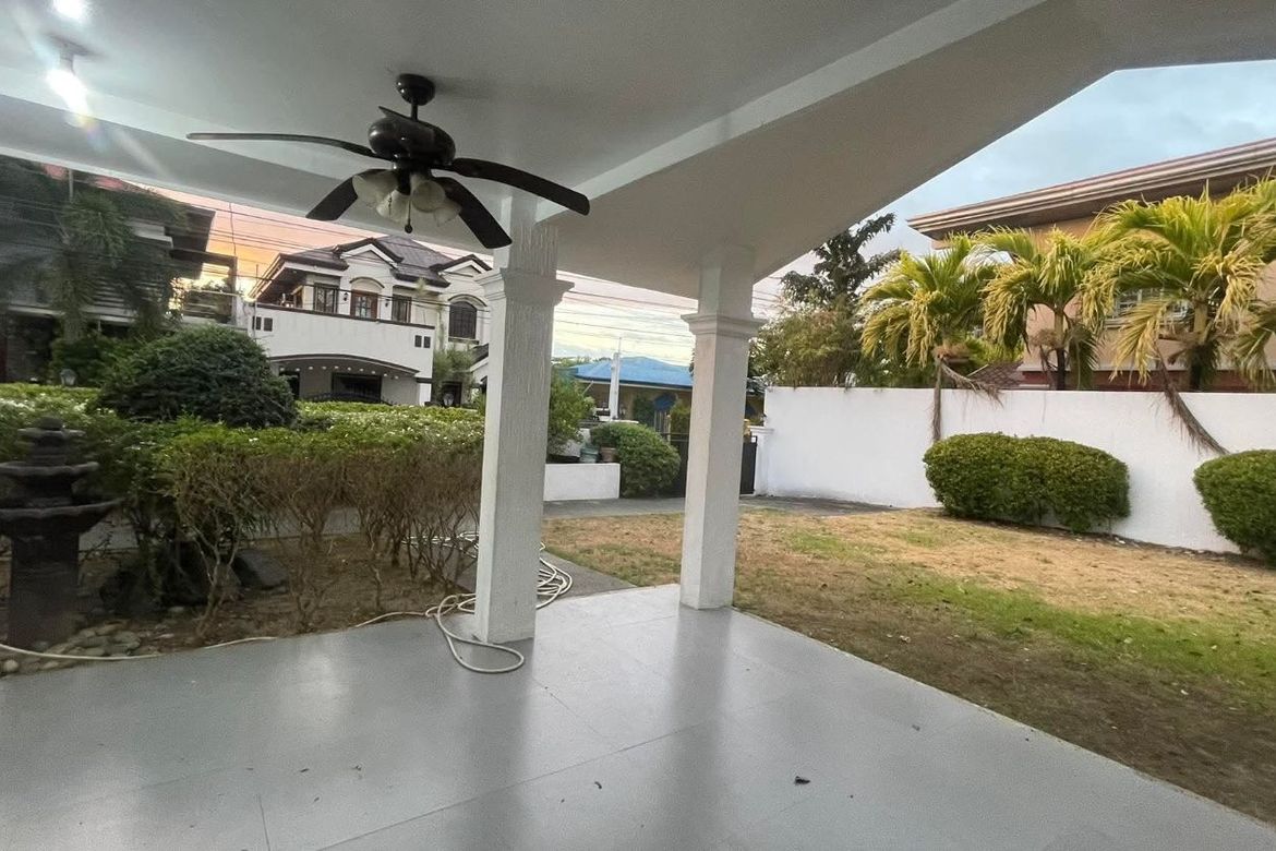 4 Bedroom House for Rent in BF Homes, Parañaque, Metro Manila photo 5