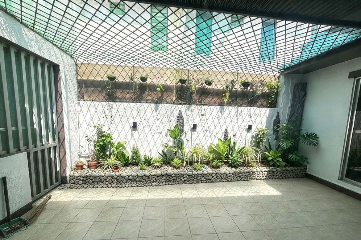 4 Bedroom House for Rent in BF Homes, Parañaque, Metro Manila photo 2