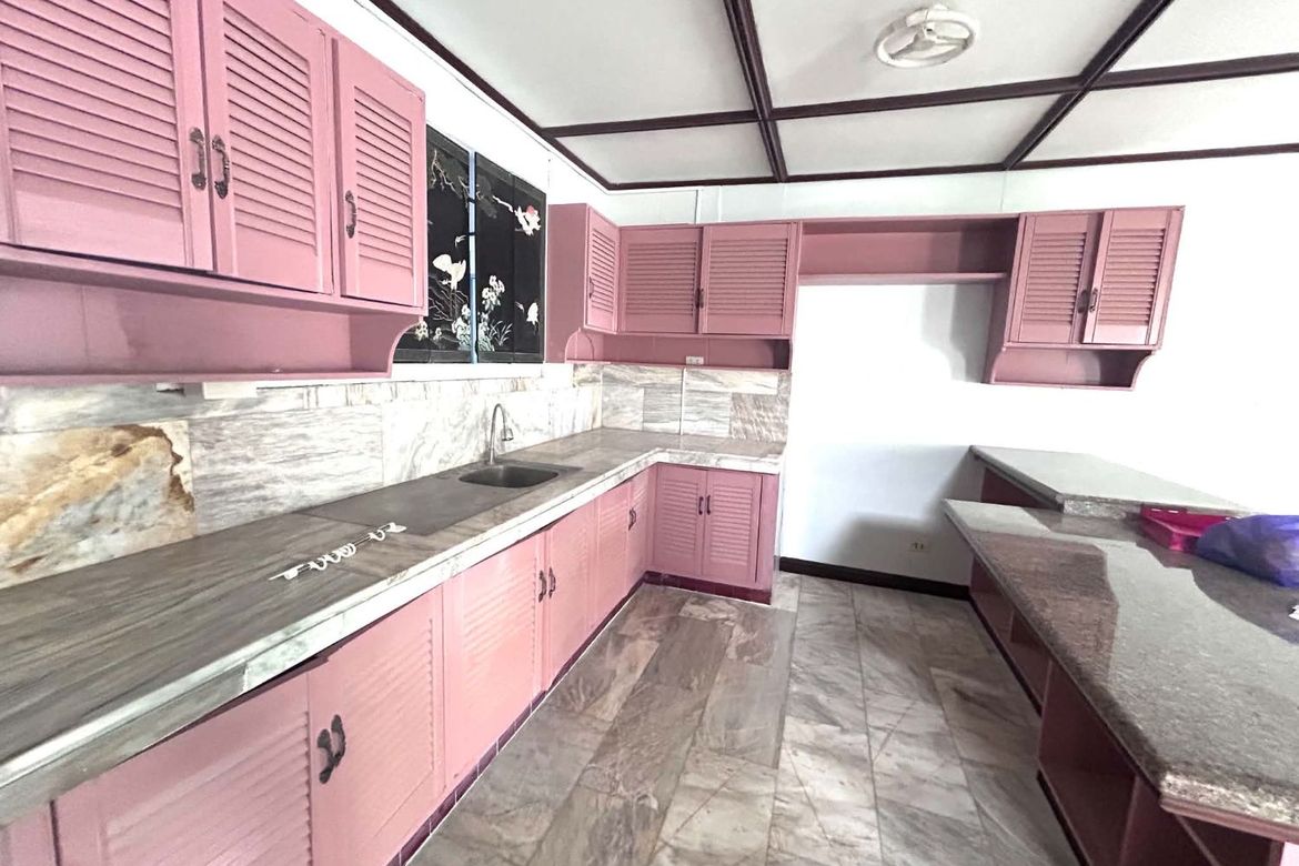 4 Bedroom House for Rent in BF Homes, Parañaque, Metro Manila photo 7