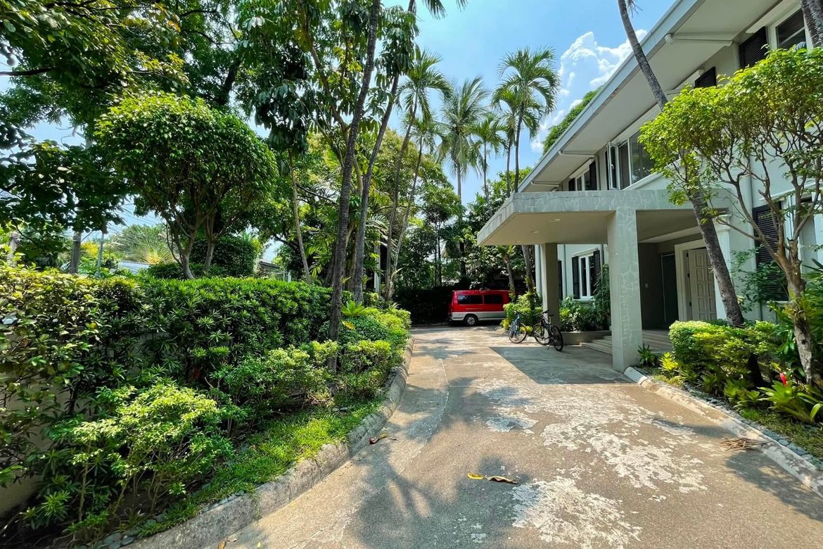 4 Bedroom House for Rent in Dasmariñas North, Makati, Metro Manila near MRT-3 Ayala photo 4