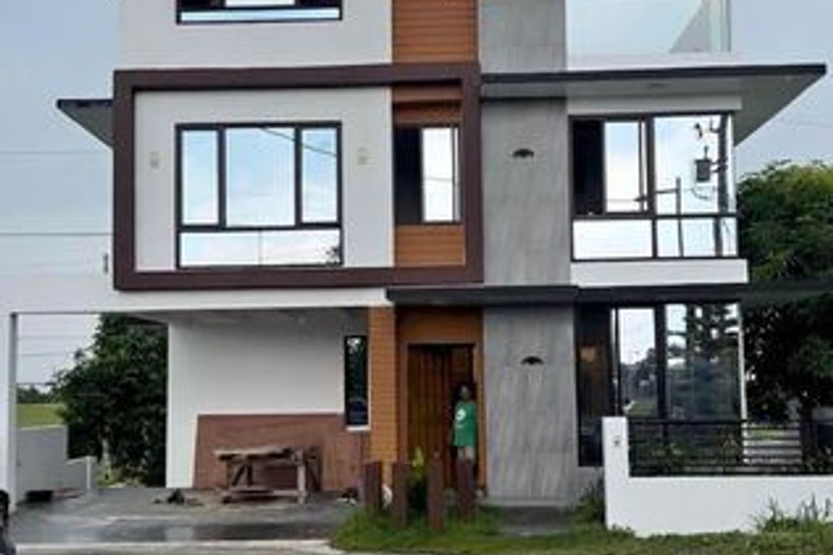 4 Bedroom House for Rent in Don Jose, Santa Rosa, Laguna