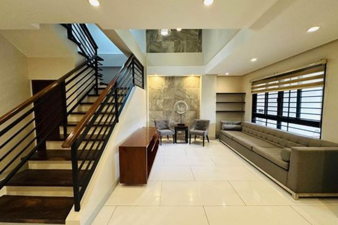 4 Bedroom House for Rent in Kapitolyo, Pasig, Metro Manila