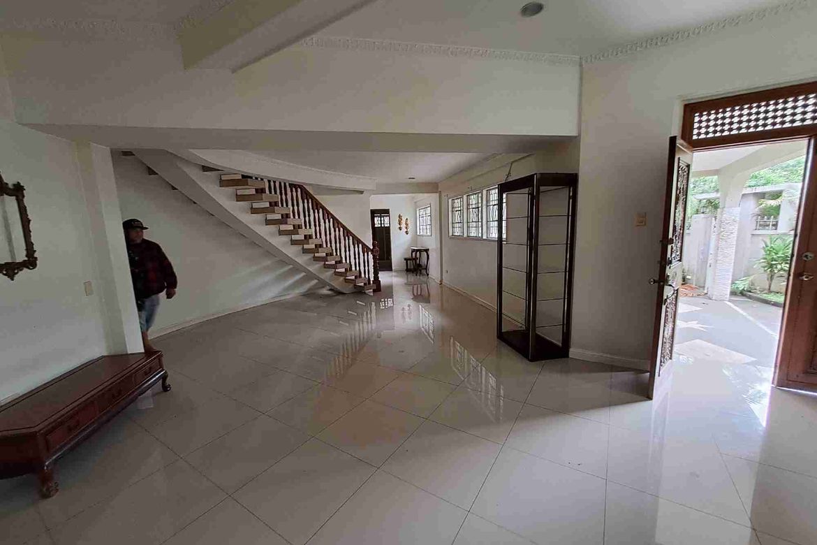 4 Bedroom House for Rent in Loyola Heights, Quezon City, Metro Manila photo 2
