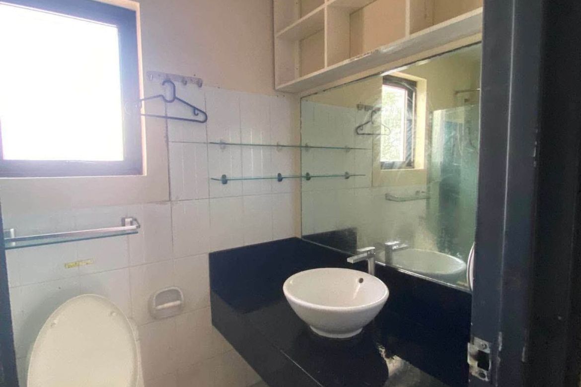 4 Bedroom House for Rent in Mahogany Place 3, Bagong Tanyag, Taguig, Metro Manila photo 8