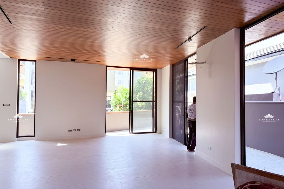 4 Bedroom House for Rent in McKinley Hill Village, McKinley Hill, Taguig, Metro Manila photo 2
