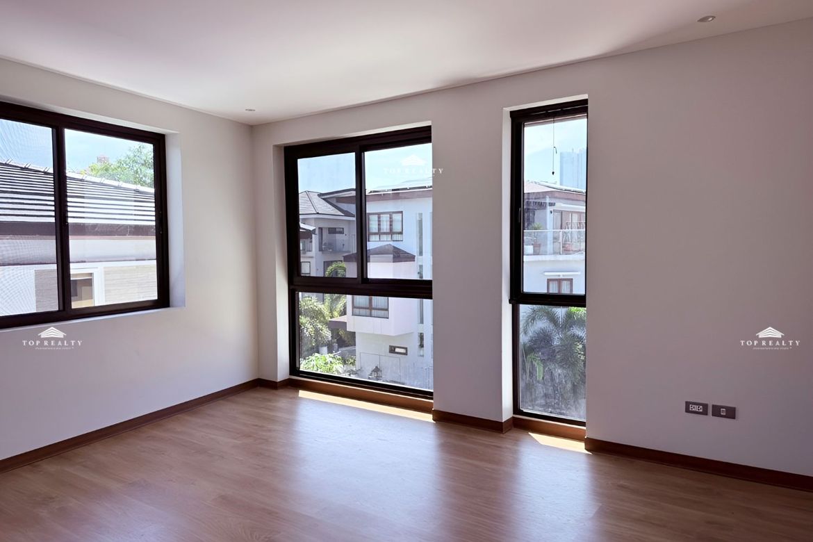 4 Bedroom House for Rent in McKinley Hill Village, McKinley Hill, Taguig, Metro Manila photo 5