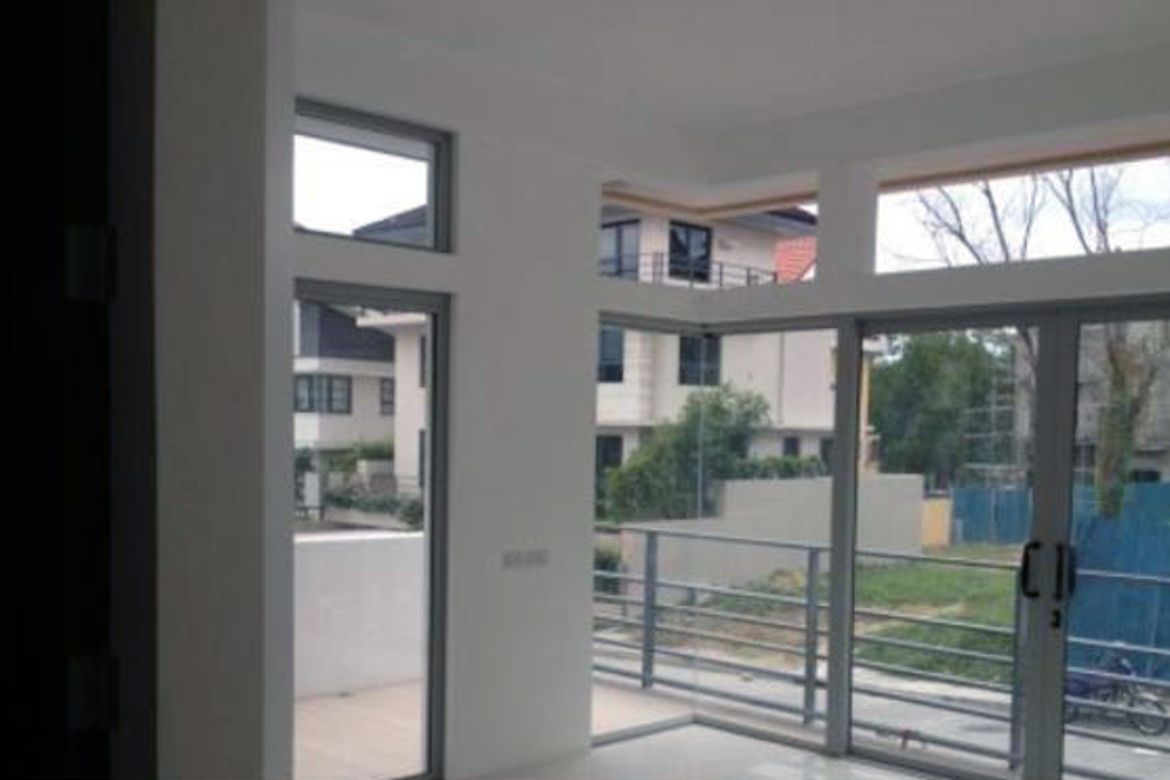 4 Bedroom House for Rent in McKinley Hill Village, McKinley Hill, Taguig, Metro Manila photo 2