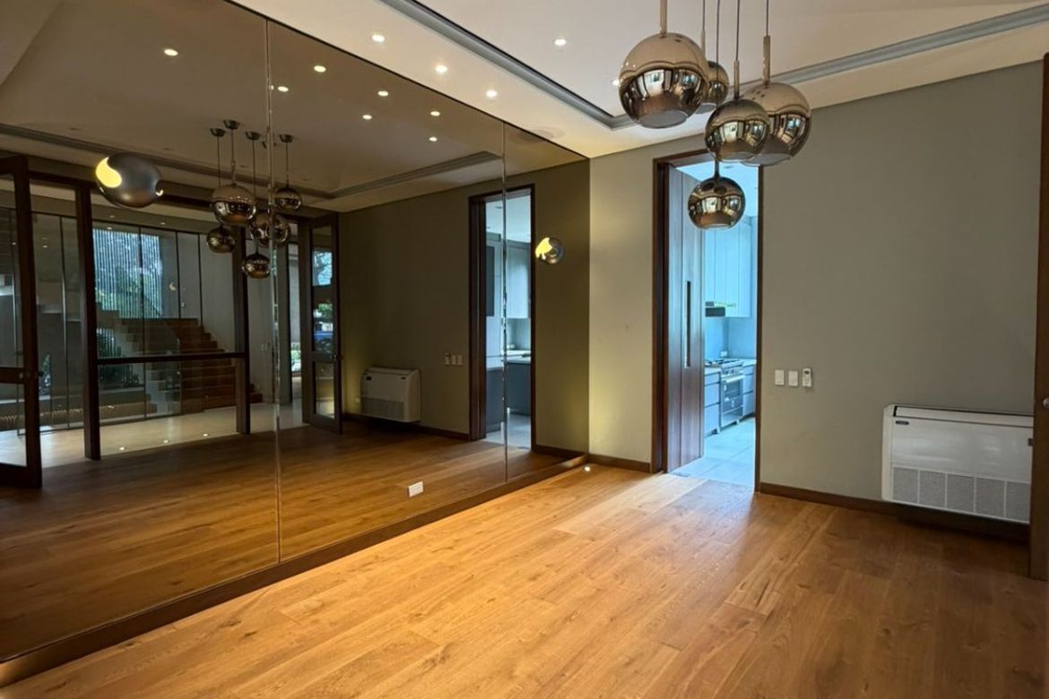 4 Bedroom House for Rent in Mckinley West Village, Pinagsama, Taguig, Metro Manila