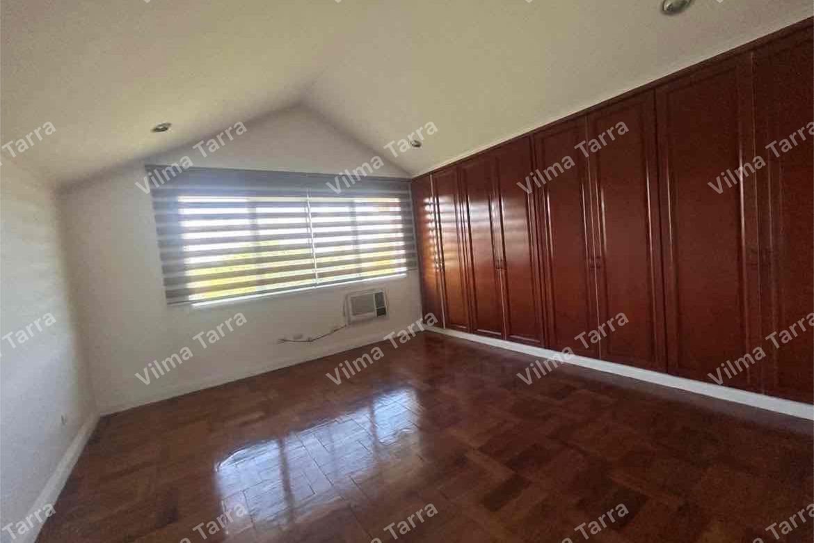 4 Bedroom House for Rent in Molino VII, Bacoor, Cavite photo 8
