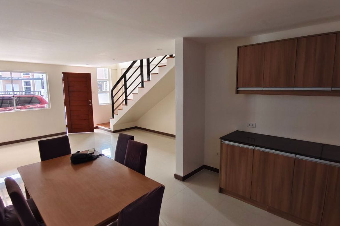 4 Bedroom House for Rent in Pansol, Quezon City, Metro Manila photo 2