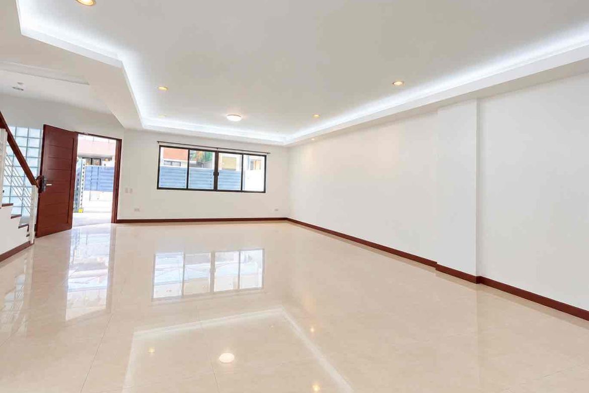 4 Bedroom House for Rent in Poblacion, Makati, Metro Manila photo 2