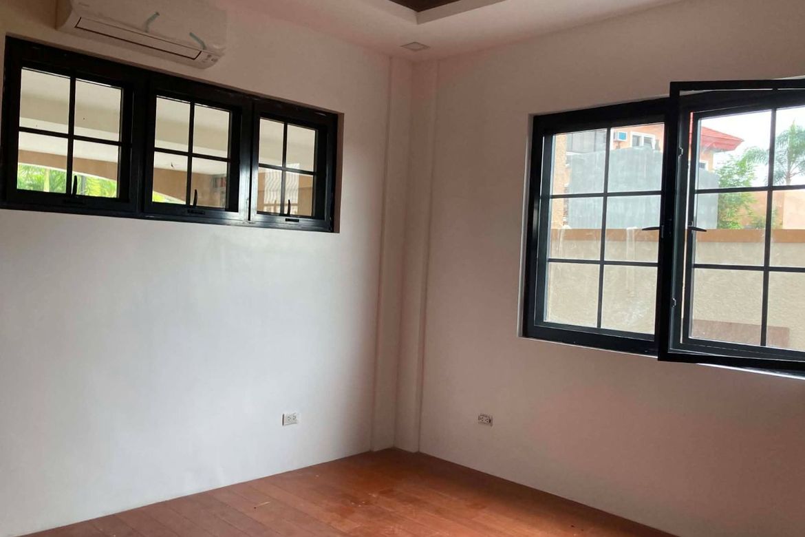 4 Bedroom House for Rent in Portofino South, Poblacion, Muntinlupa, Metro Manila photo 3