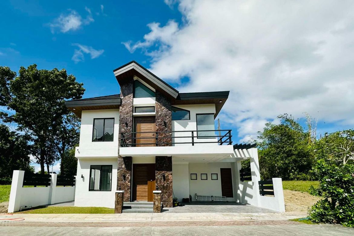 4 Bedroom House for Rent in Pramana Residential Park, Malitlit, Santa Rosa, Laguna