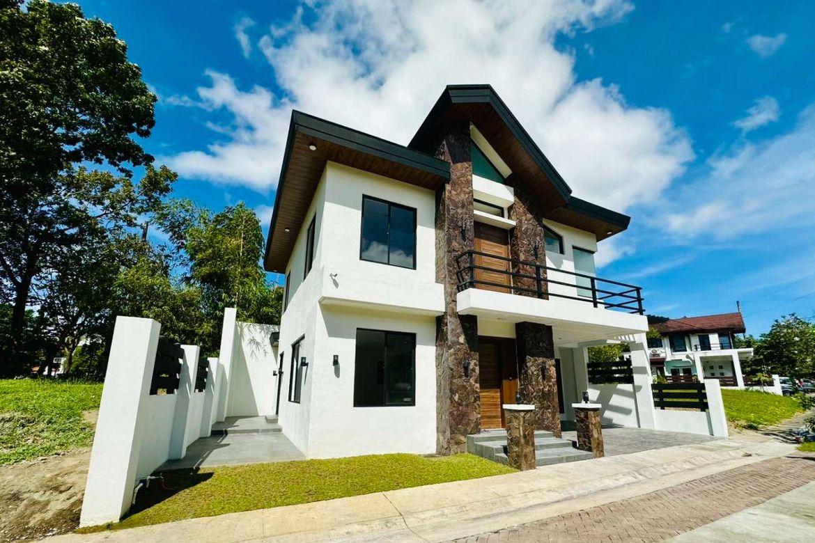 4 Bedroom House for Rent in Pramana Residential Park, Malitlit, Santa Rosa, Laguna photo 2