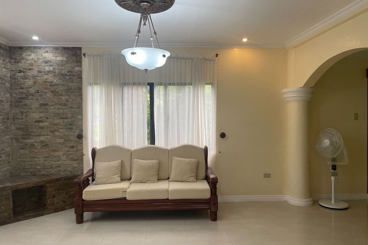 4 Bedroom House for Rent in Royale Tagaytay Estates, Buck Estate, Alfonso, Cavite photo 7