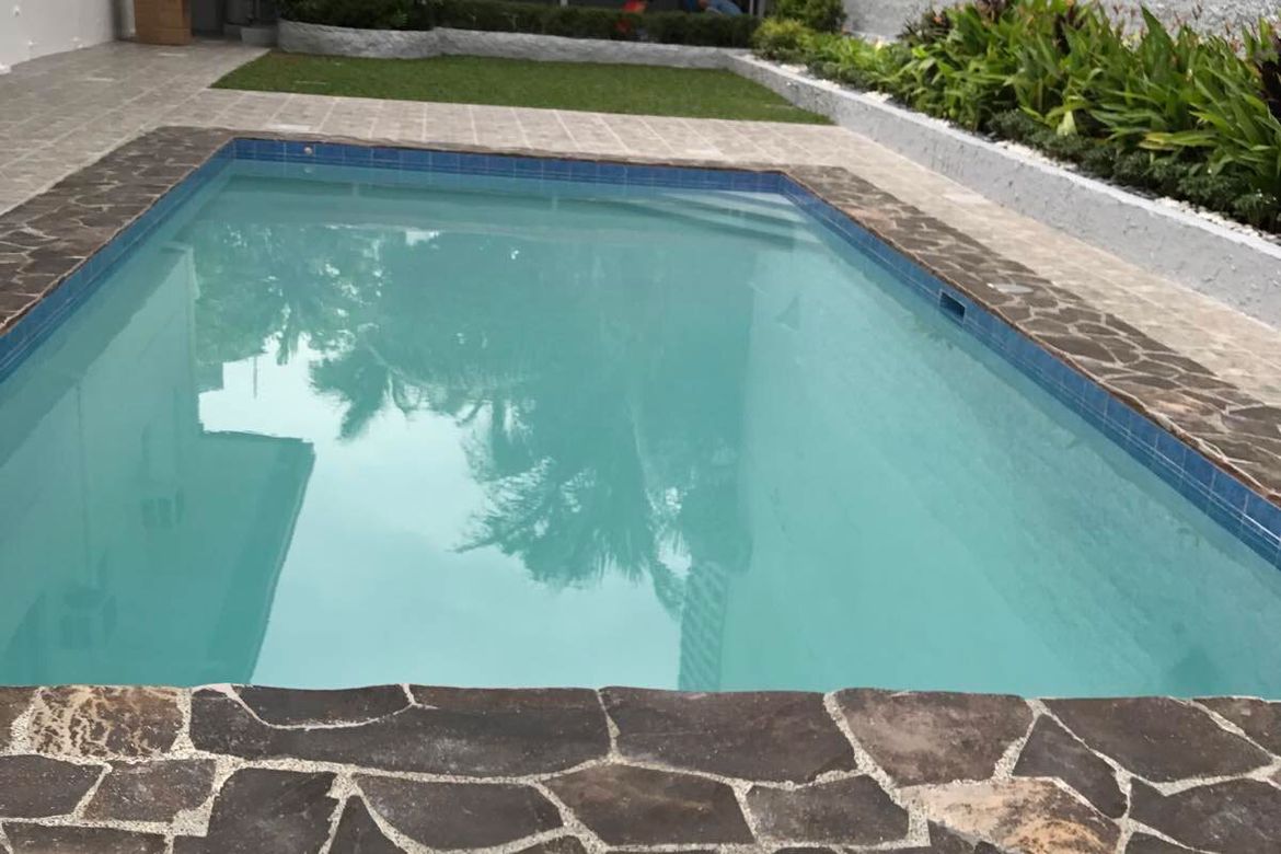 4 Bedroom House for Rent in San Lorenzo, Makati, Metro Manila near MRT-3 Ayala photo 8