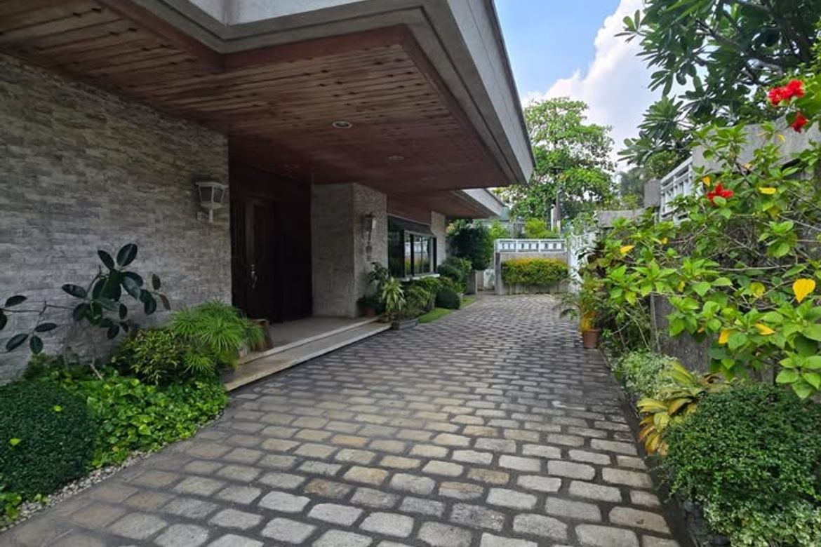 4 Bedroom House for Rent in Ugong Norte, Quezon City, Metro Manila photo 2
