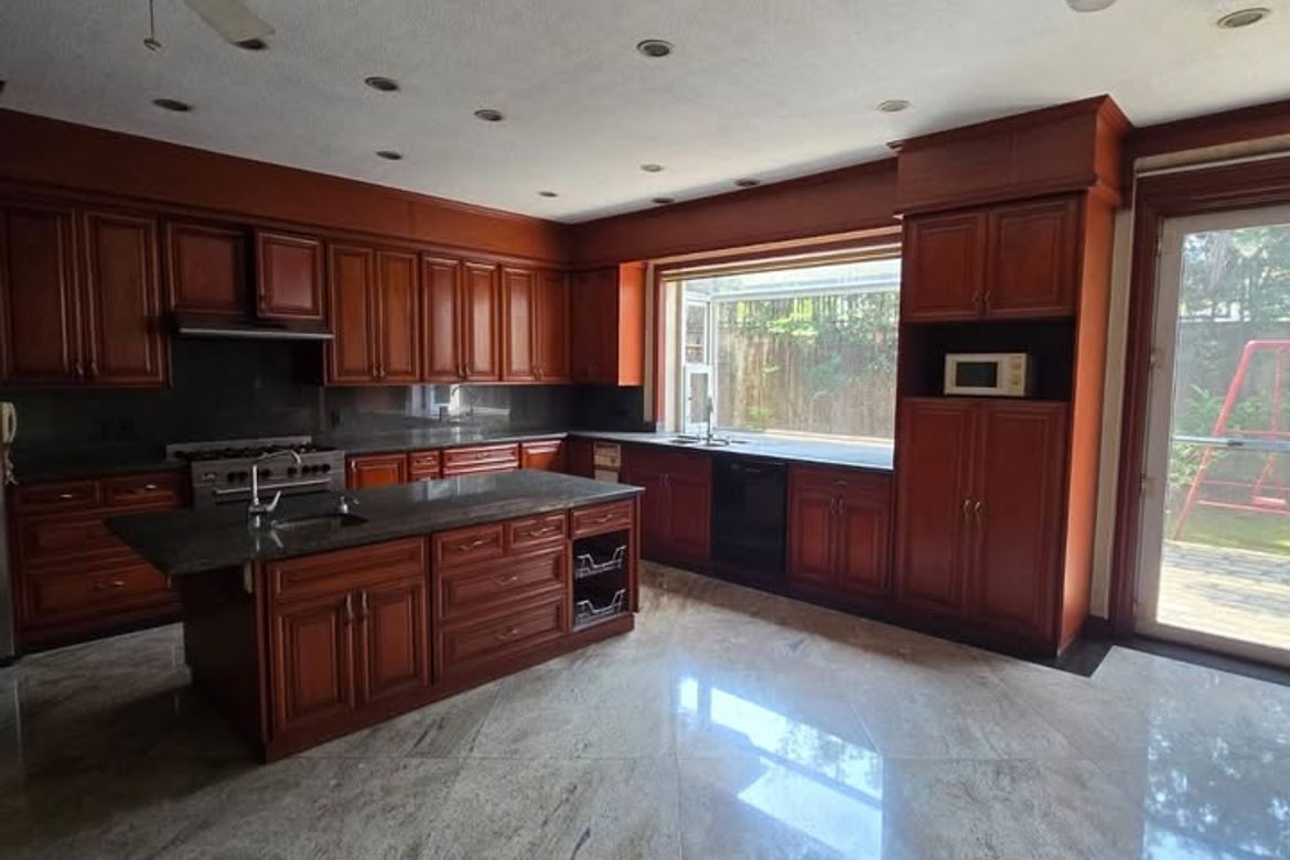 4 Bedroom House for Rent in Ugong Norte, Quezon City, Metro Manila photo 3