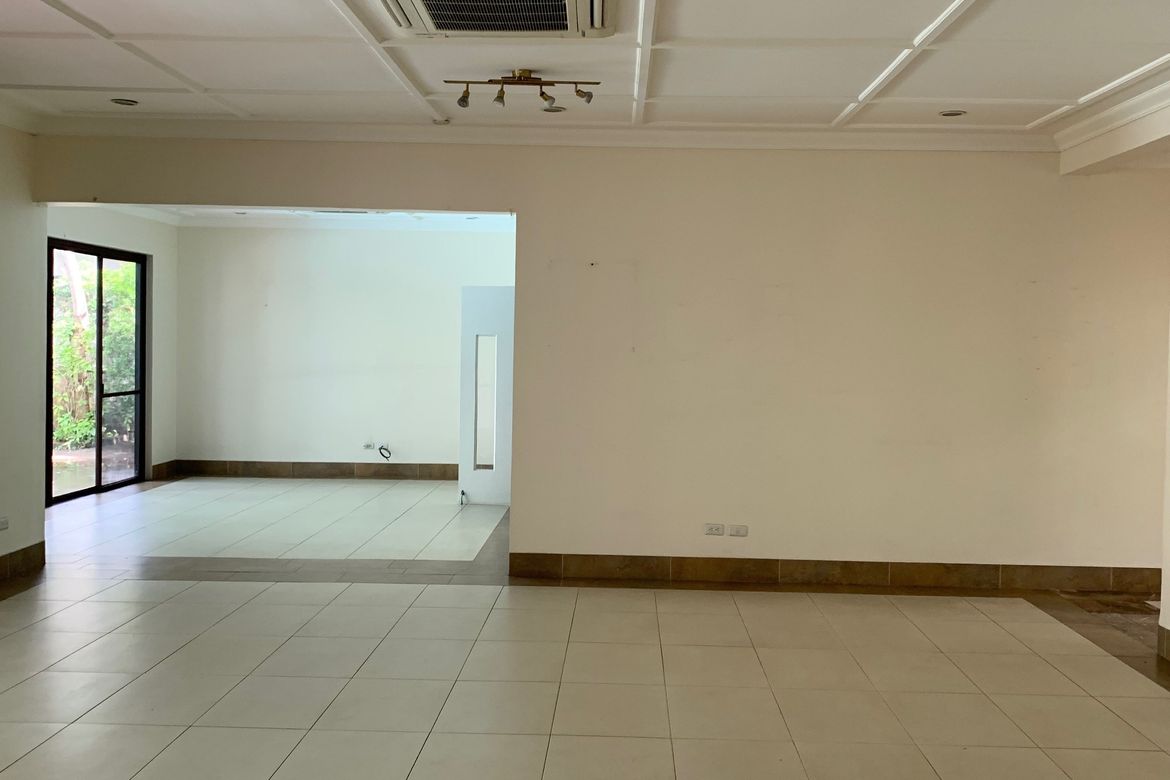 4 Bedroom House for Rent in Urdaneta Village, Bangkal, Makati, Metro Manila near MRT-3 Magallanes