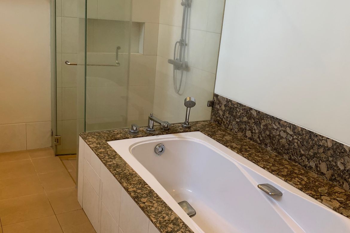 4 Bedroom House for Rent in Urdaneta Village, Bangkal, Makati, Metro Manila near MRT-3 Magallanes photo 4