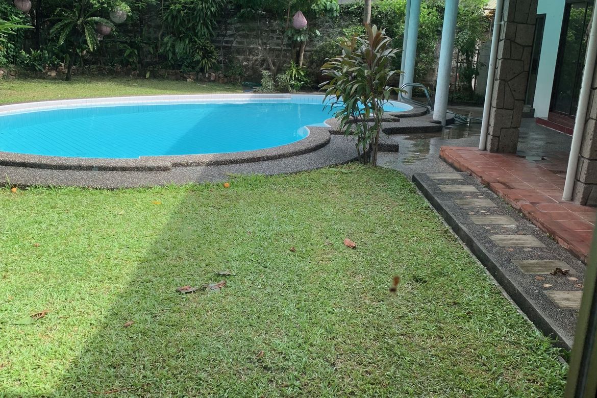4 Bedroom House for Rent in Urdaneta Village, Bangkal, Makati, Metro Manila near MRT-3 Magallanes photo 6