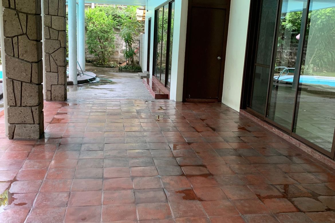 4 Bedroom House for Rent in Urdaneta Village, Bangkal, Makati, Metro Manila near MRT-3 Magallanes photo 7